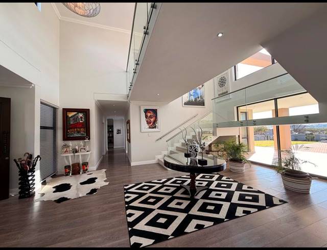 6 BEDROOM HOUSE FOR SALE IN BLUE HILLS EQUESTRIAN ESTATE